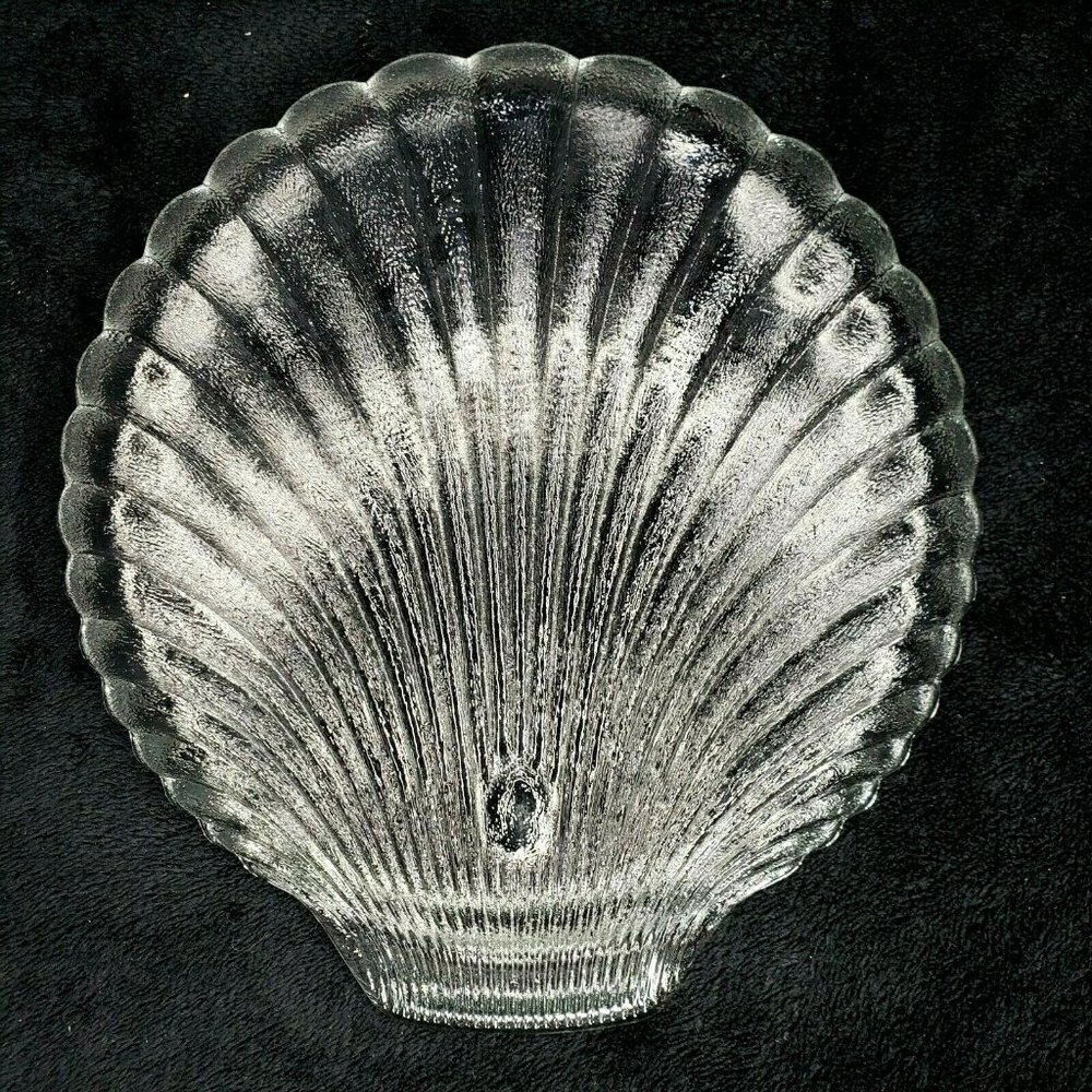 Anchor Hocking Shell Snack Plates Ribbed Clear - Picture 2 of 5